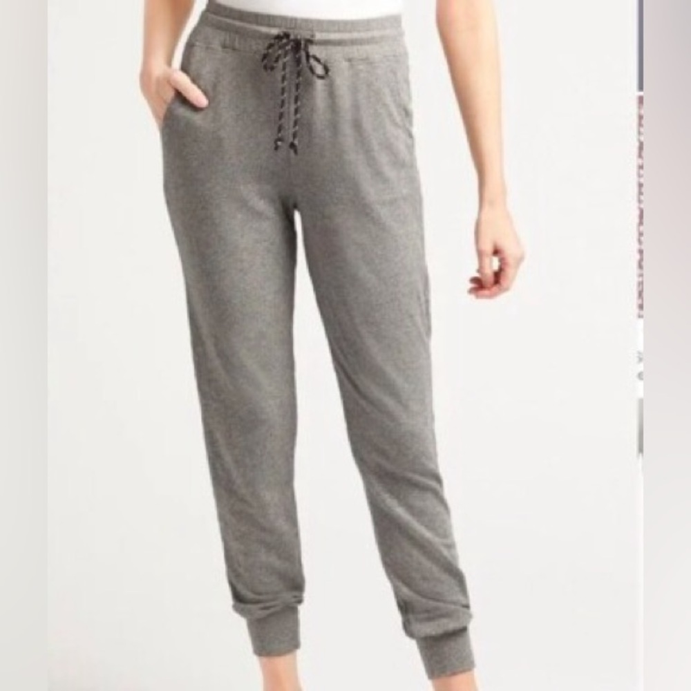 Sundry for Evereve Everyday Pocket Jogger in Heather Grey